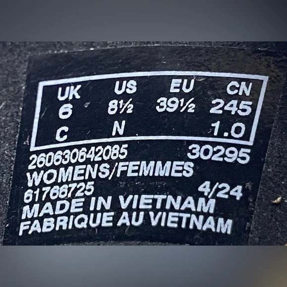 WOMENS CLARKS ASHLAND LANE SLIP-ON BLACK SUEDE LOAFERS US SIZE 8.5 NARROW (NWT) - Picture 9 of 9